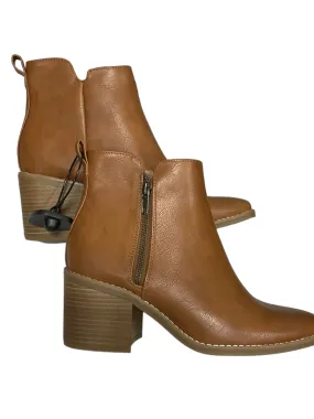 Boots Ankle Heels By Universal Thread  Size: 9