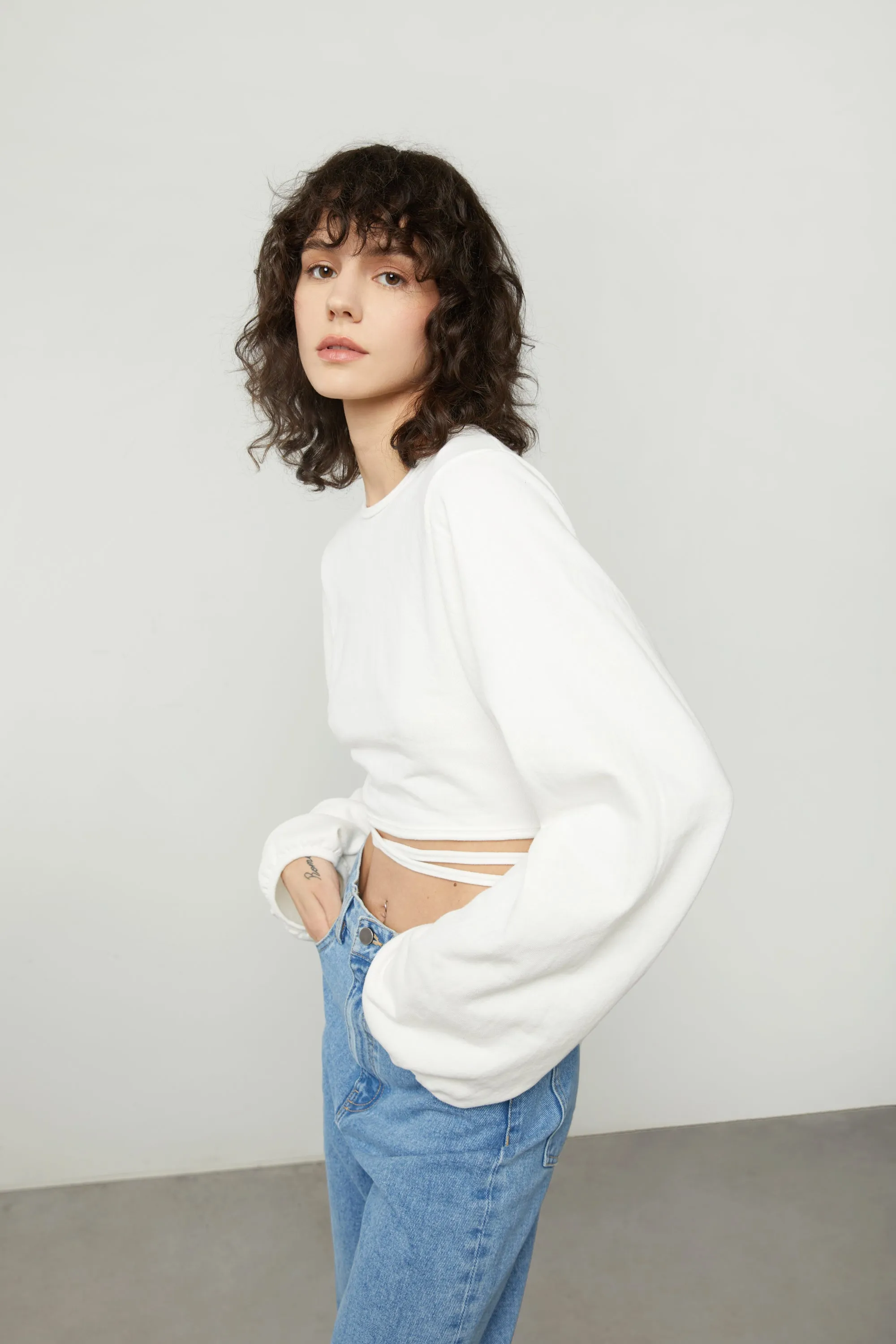 CROPPED TOP WITH OPEN BACK