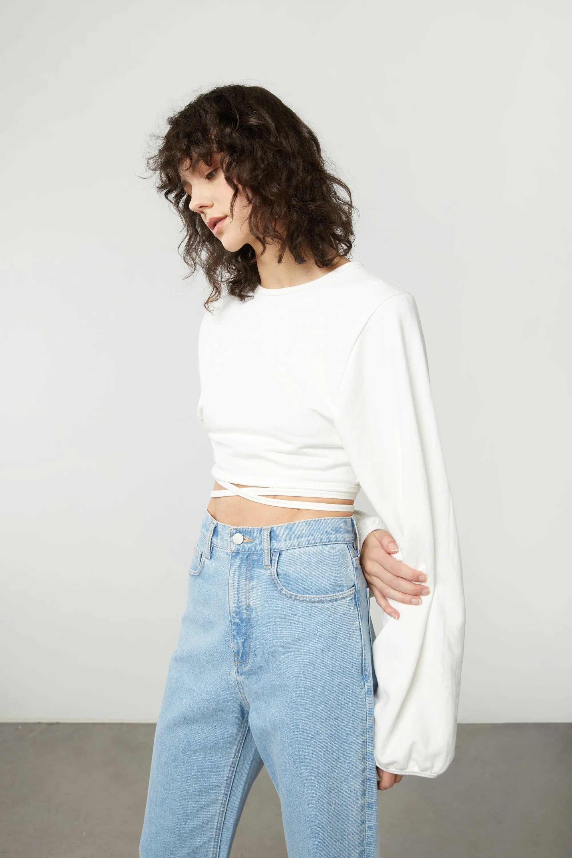 CROPPED TOP WITH OPEN BACK