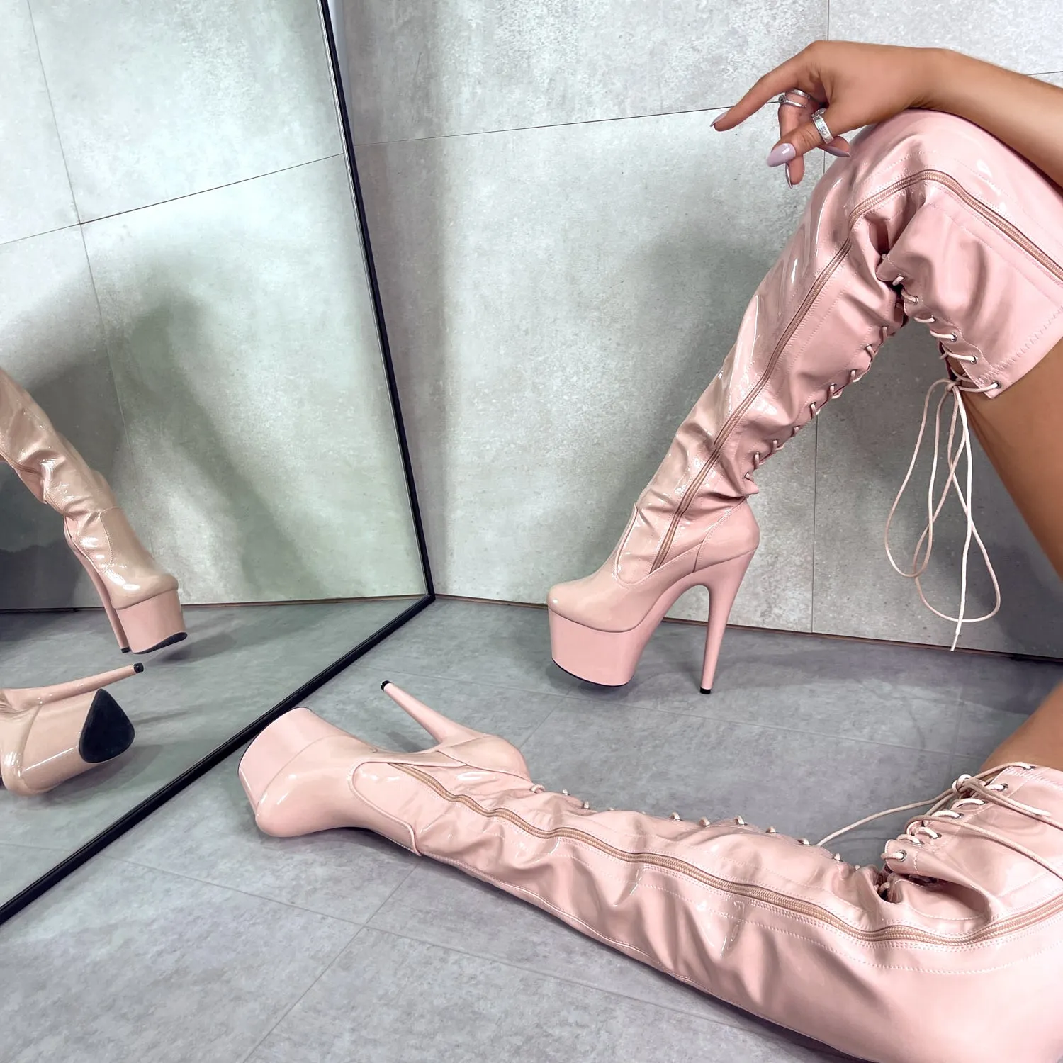 LipKit Thigh High - Dream On - 7 INCH